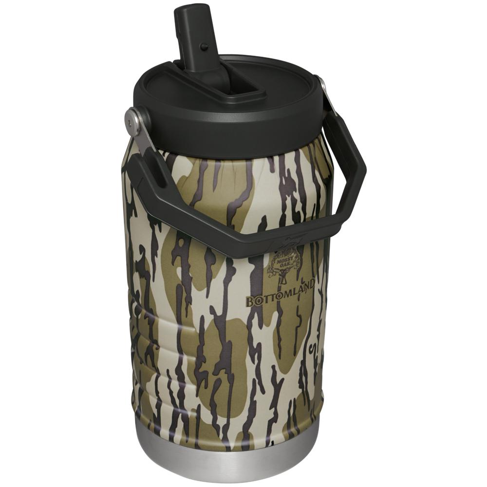 JUGS Stanley Hunt + Fish IceFlow Flip Straw Jug | 64 OZ Camuflaje | WVGZ-07963